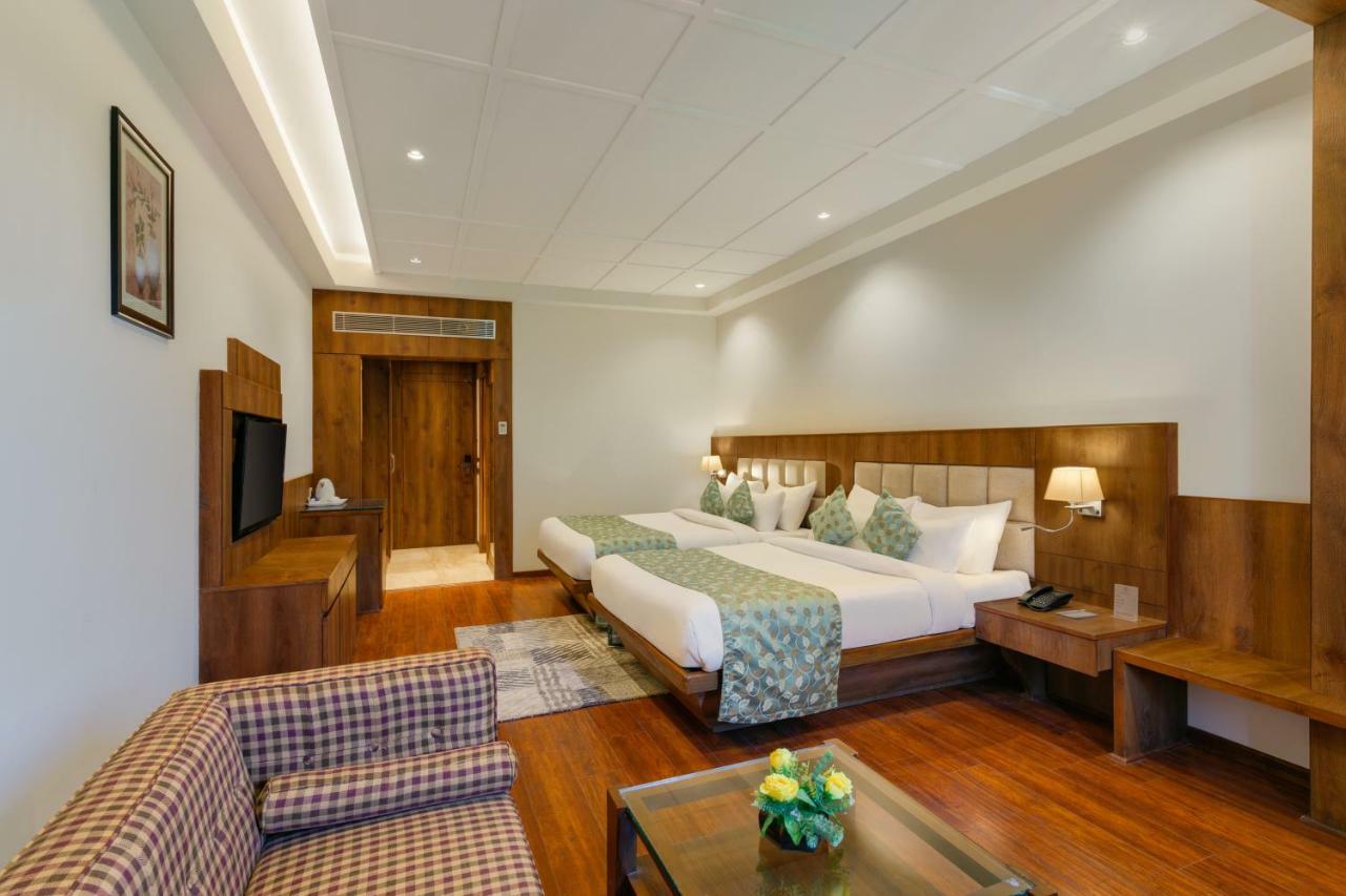 Alokik Resort- Pure Veg Manāli Extérieur photo