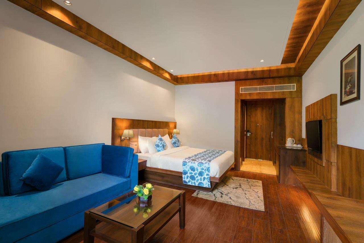 Alokik Resort- Pure Veg Manāli Extérieur photo