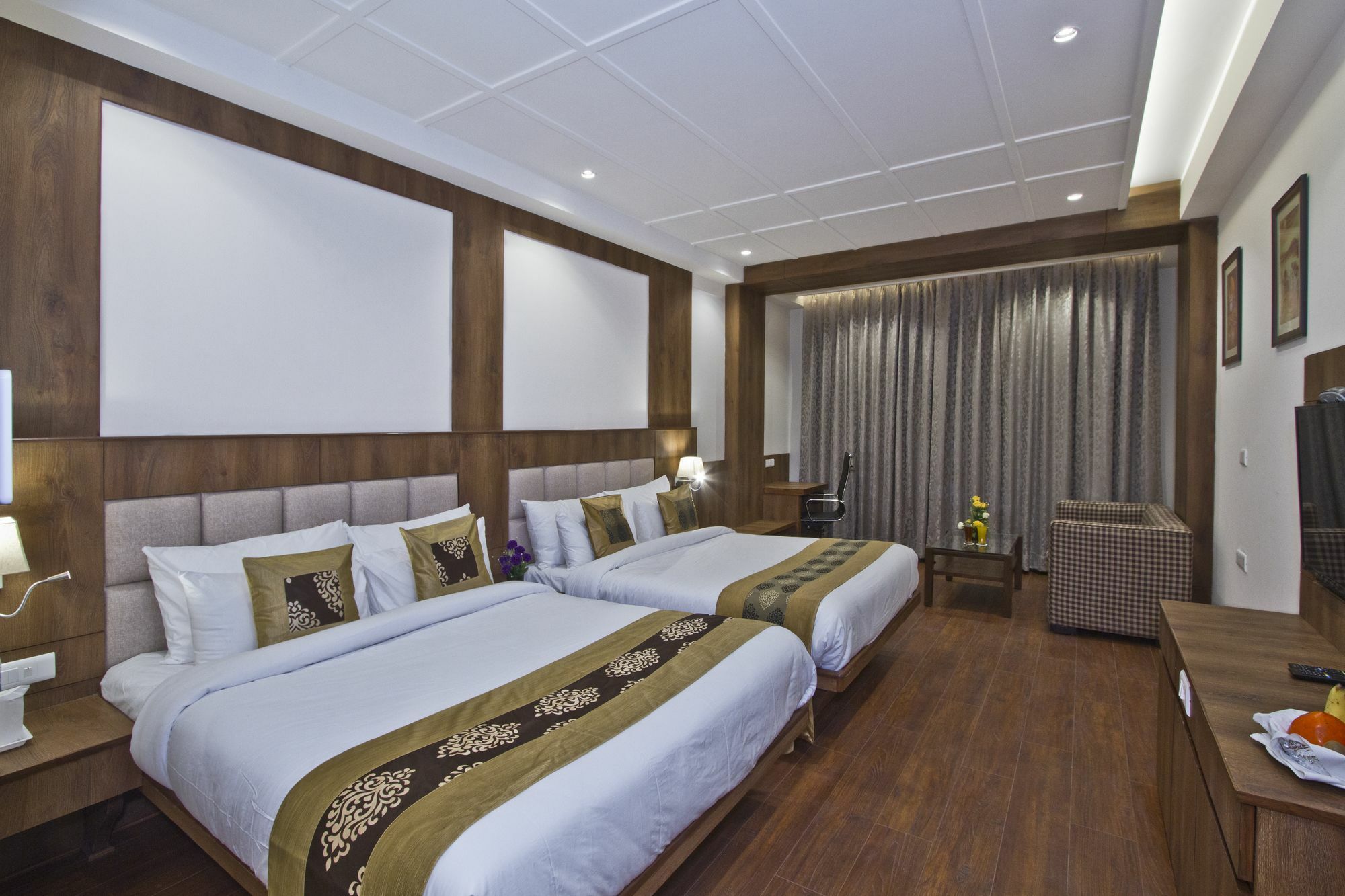 Alokik Resort- Pure Veg Manāli Extérieur photo